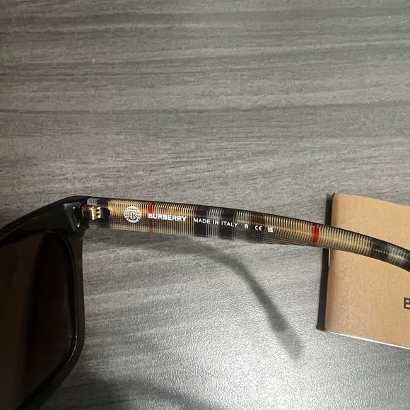 Burberry Sunglasses 4346 Dark Havana - Picture 4 of 5